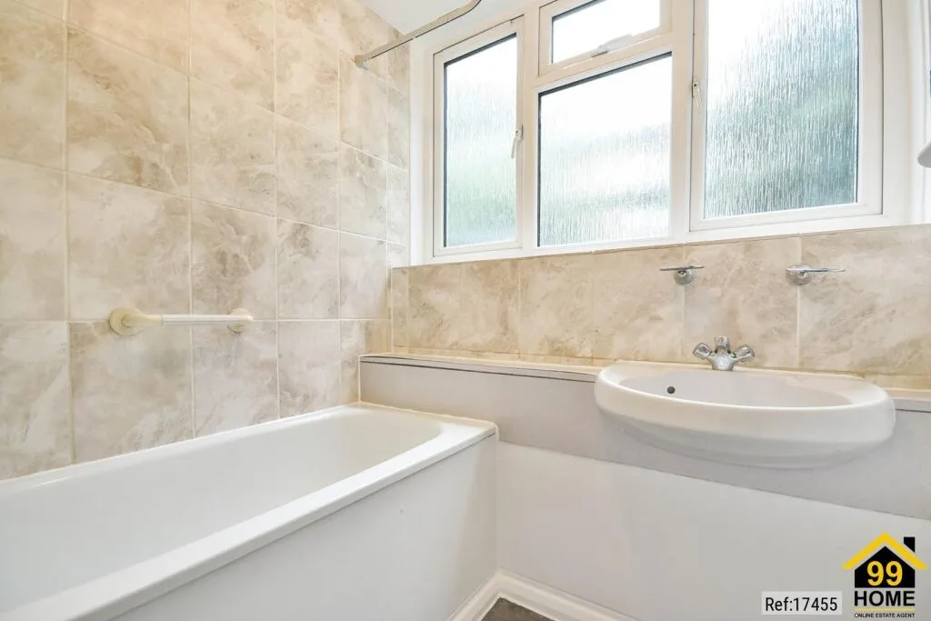 3 bedroom ground floor maisonette for rent