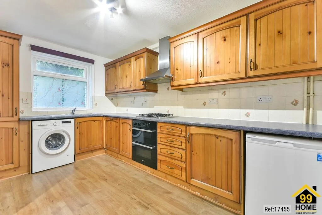 3 bedroom ground floor maisonette for rent