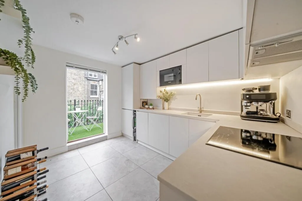 3 bedroom flat for rent