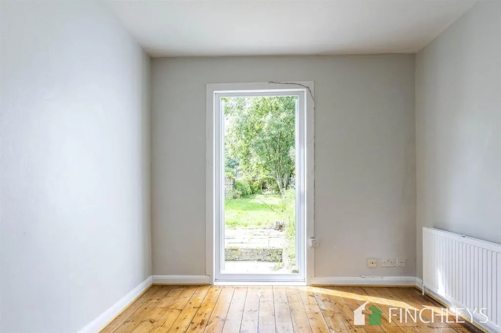 1 bedroom ground floor flat for rent