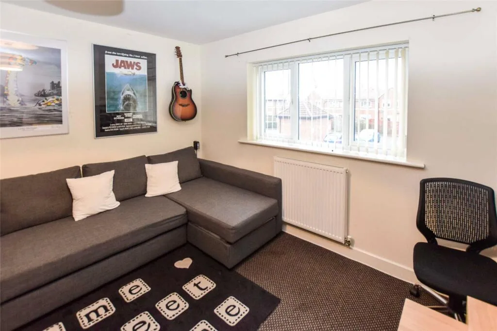 2 bedroom end of terrace house for rent