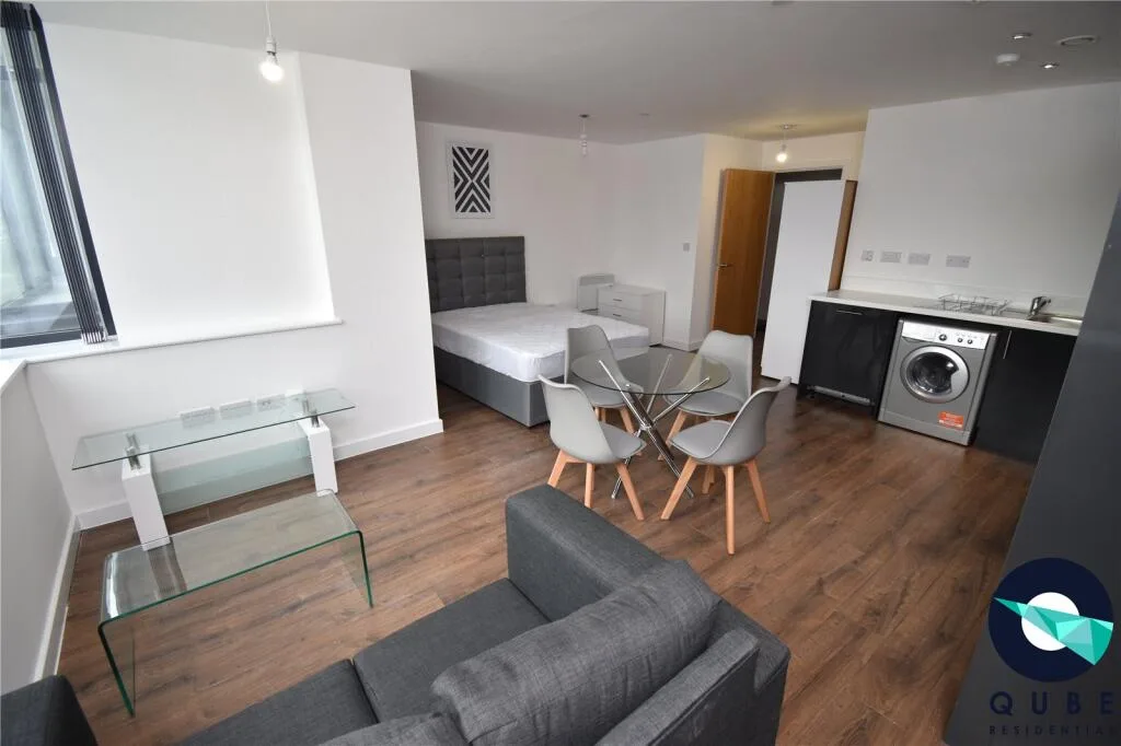 Studio flat for rent