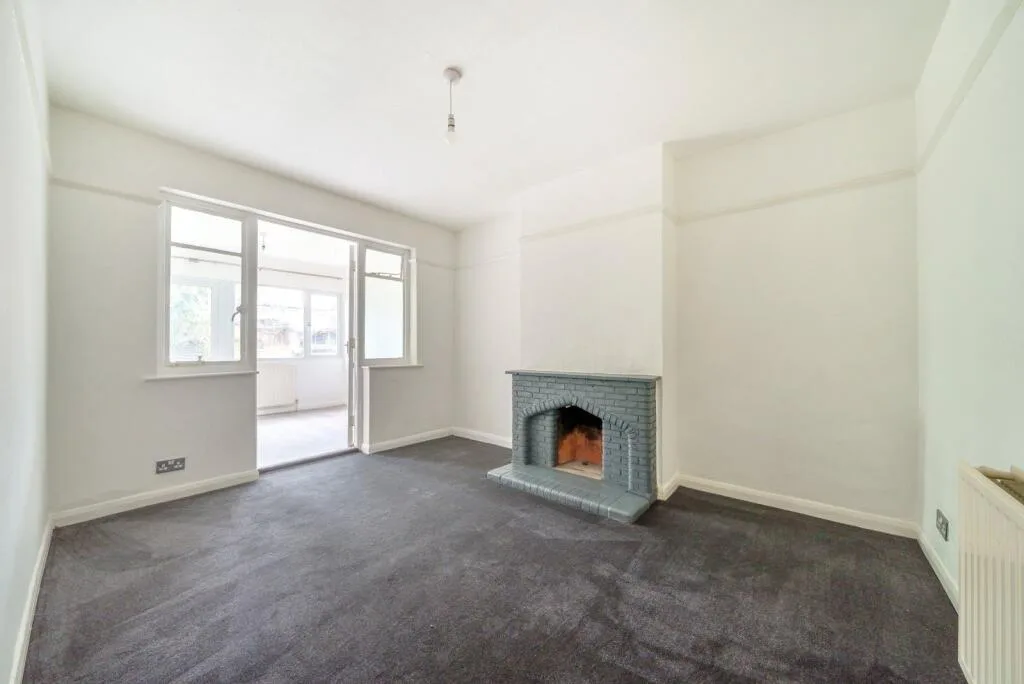 3 bedroom end of terrace house for rent