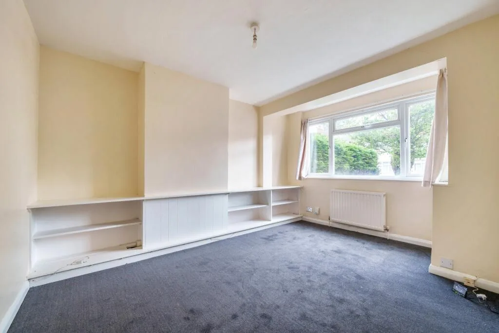 3 bedroom end of terrace house for rent