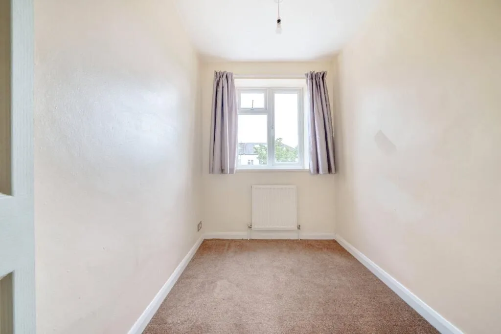 3 bedroom end of terrace house for rent