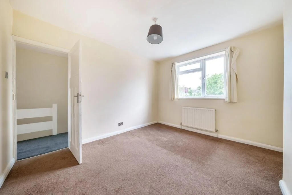 3 bedroom end of terrace house for rent