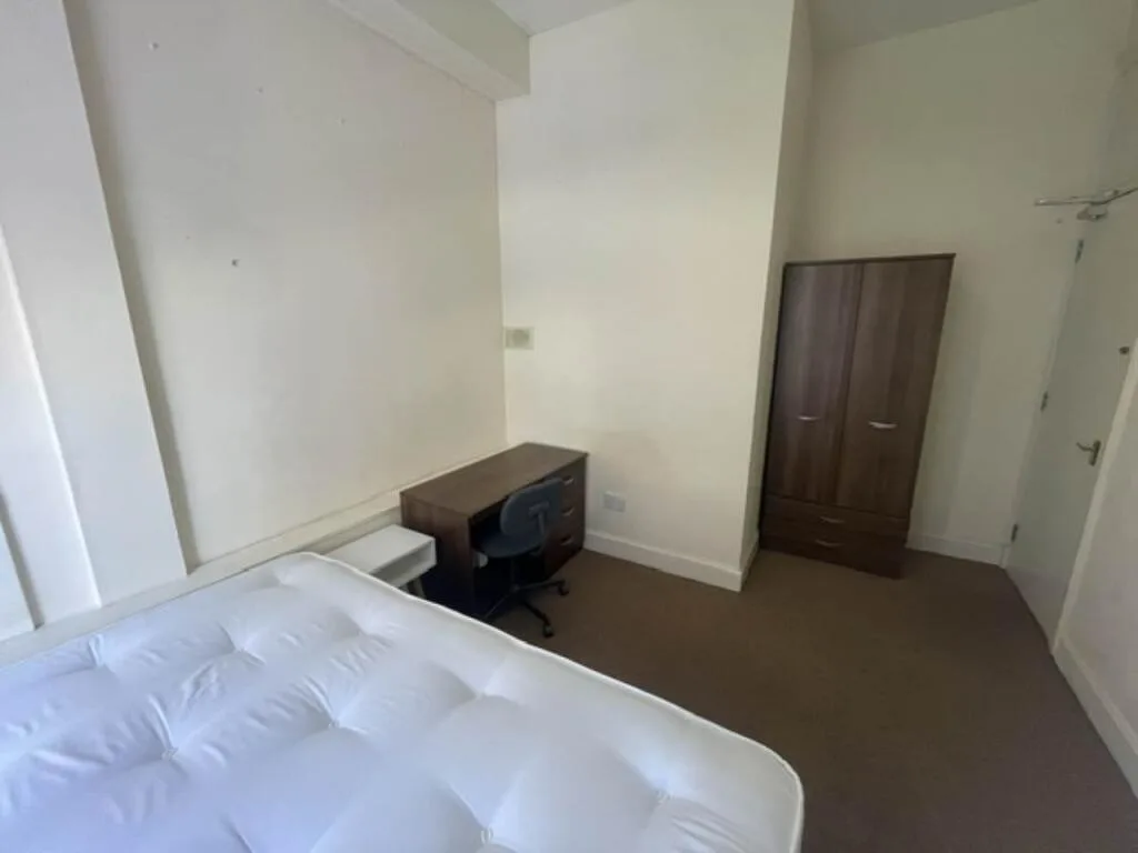 4 bedroom flat for rent
