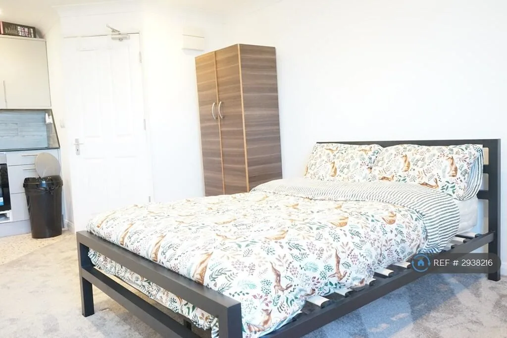 Studio flat for rent