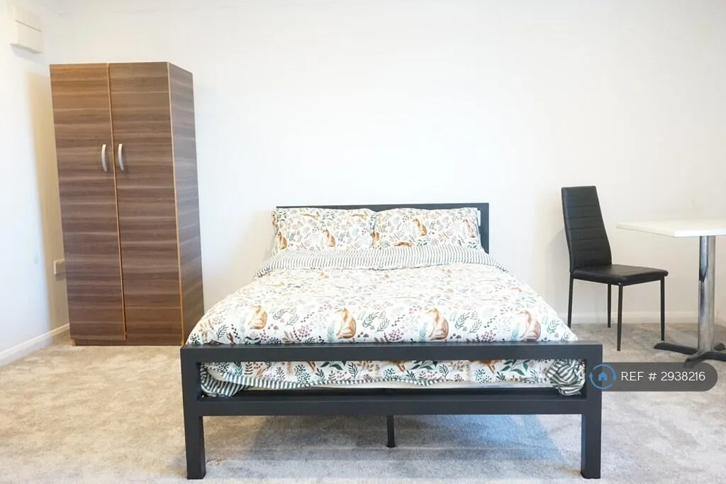 Studio flat for rent