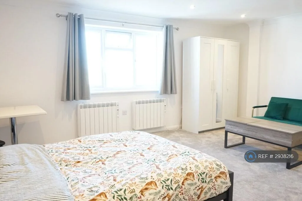 Studio flat for rent