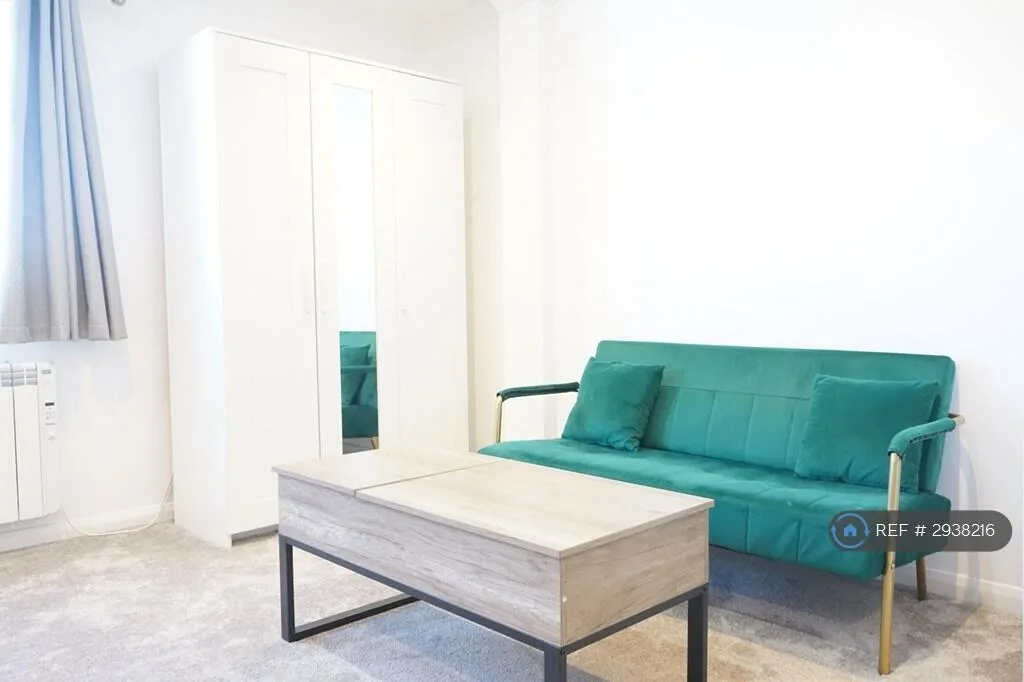 Studio flat for rent