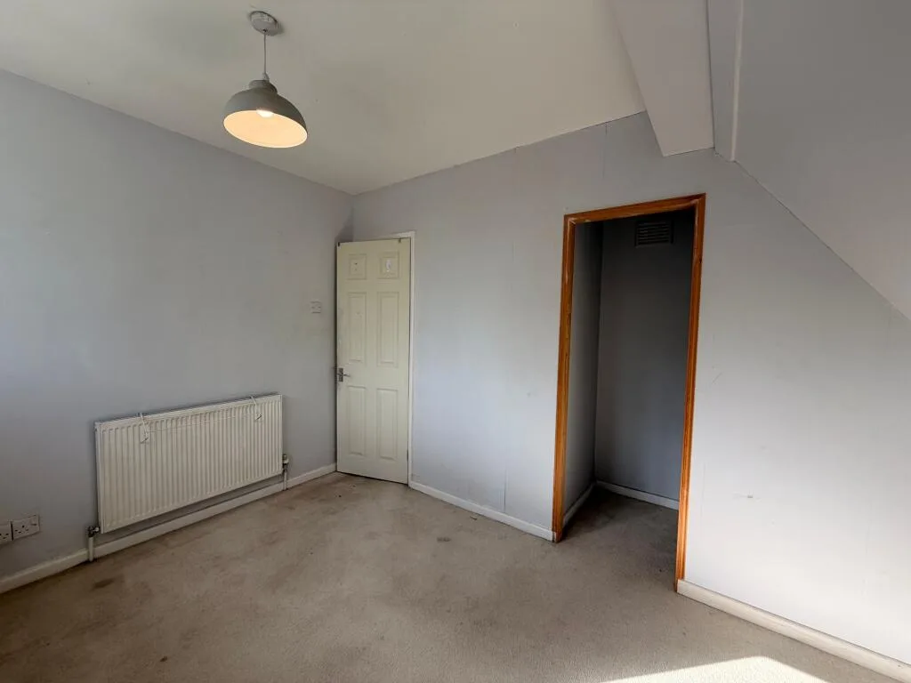 3 bedroom semi-detached house for rent