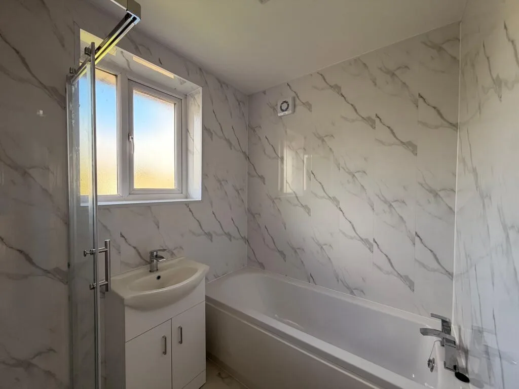 3 bedroom semi-detached house for rent