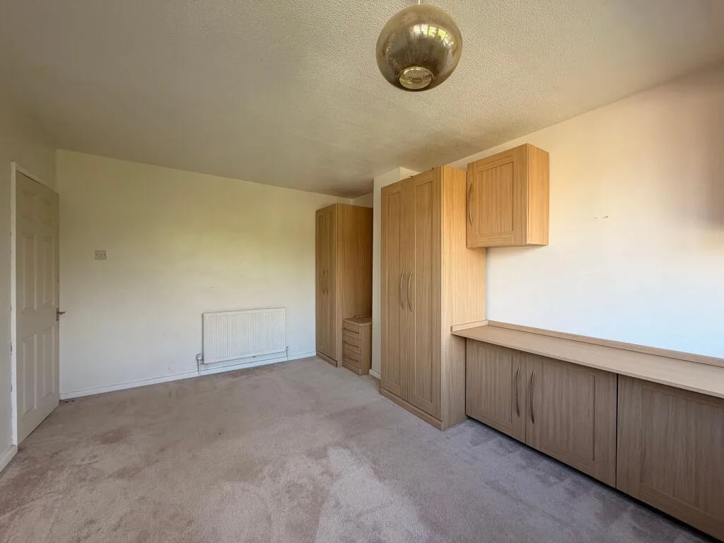 3 bedroom semi-detached house for rent
