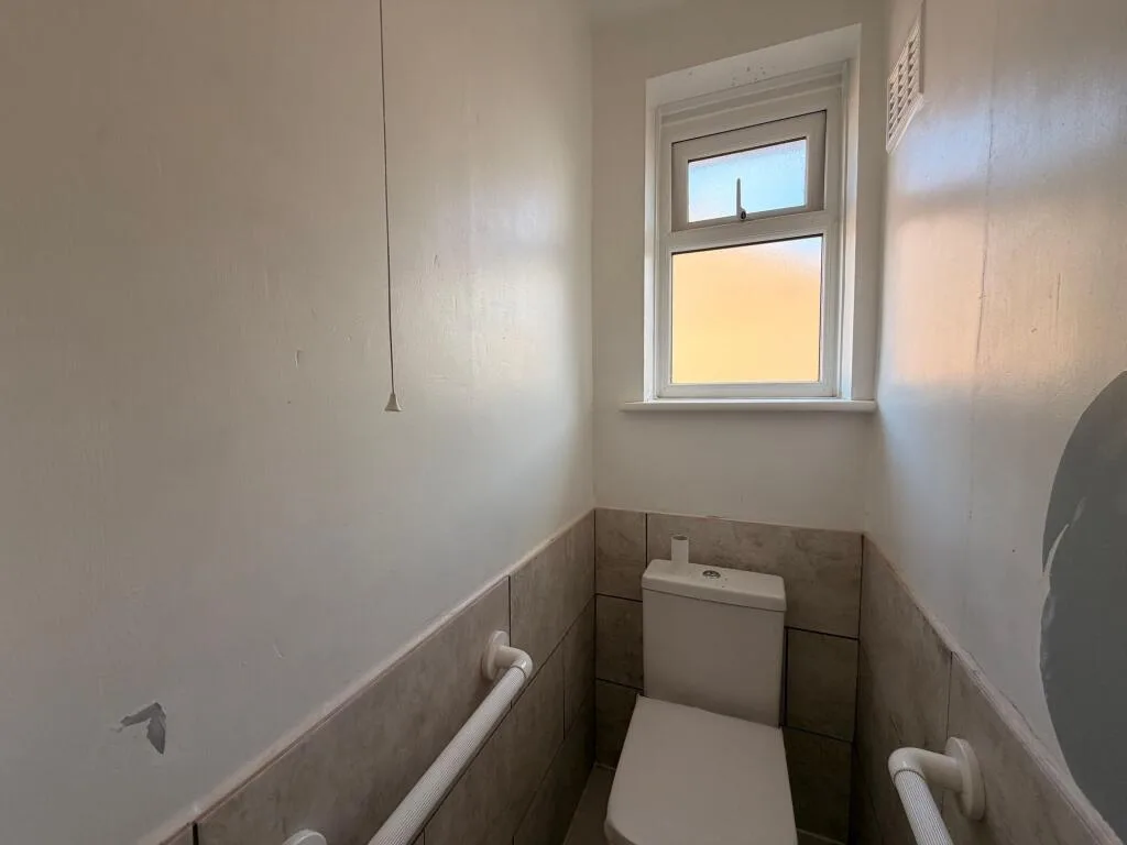 3 bedroom semi-detached house for rent