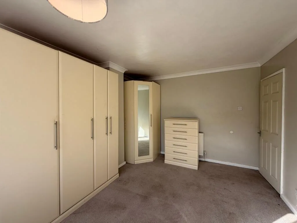 3 bedroom semi-detached house for rent