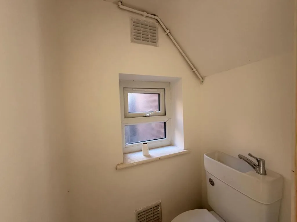 3 bedroom semi-detached house for rent