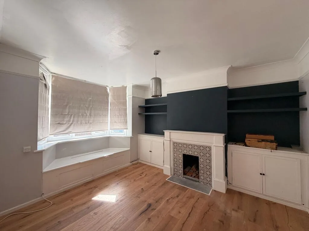 3 bedroom semi-detached house for rent