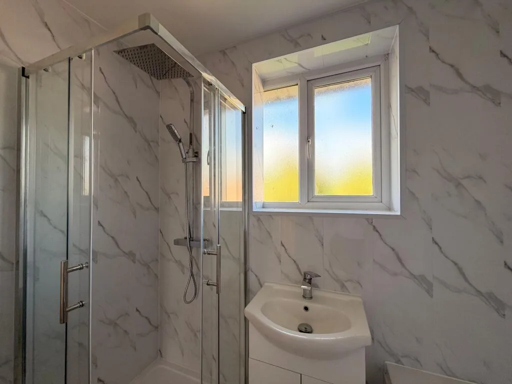 3 bedroom semi-detached house for rent
