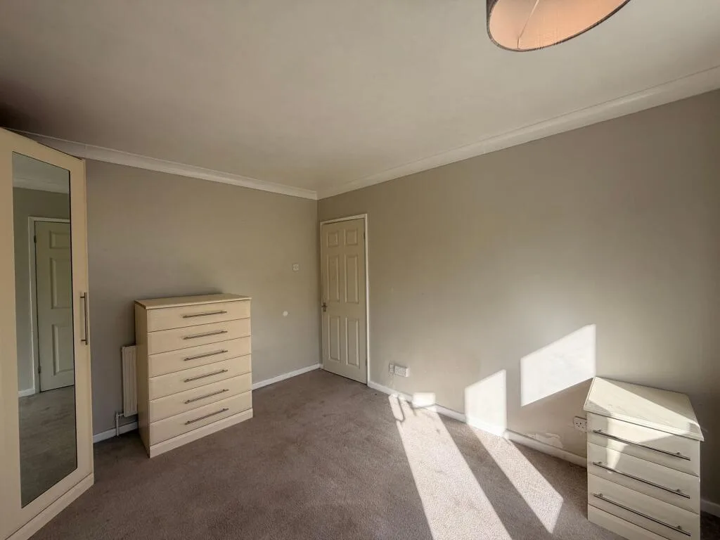 3 bedroom semi-detached house for rent
