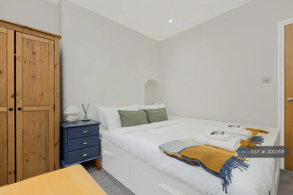3 bedroom maisonette for rent