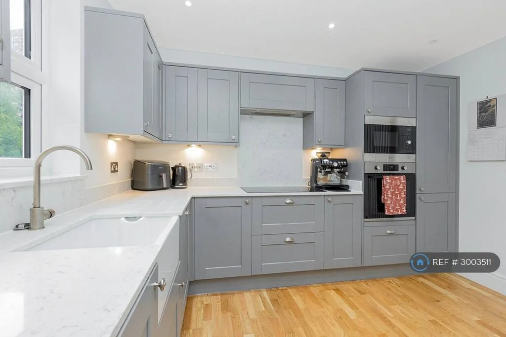3 bedroom maisonette for rent