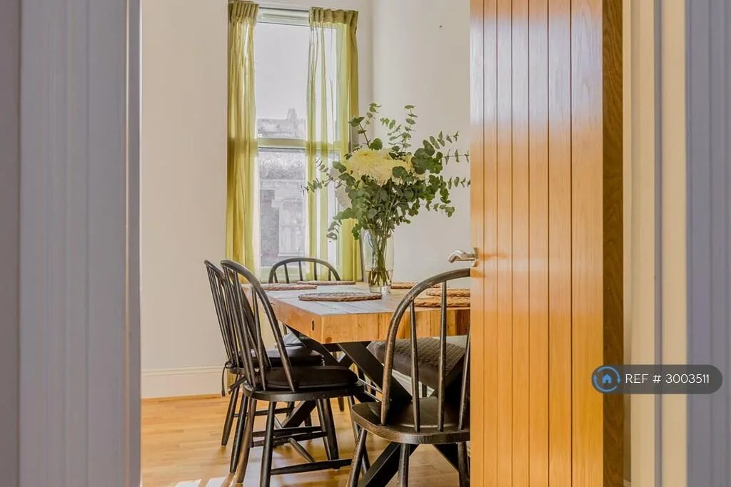 3 bedroom maisonette for rent