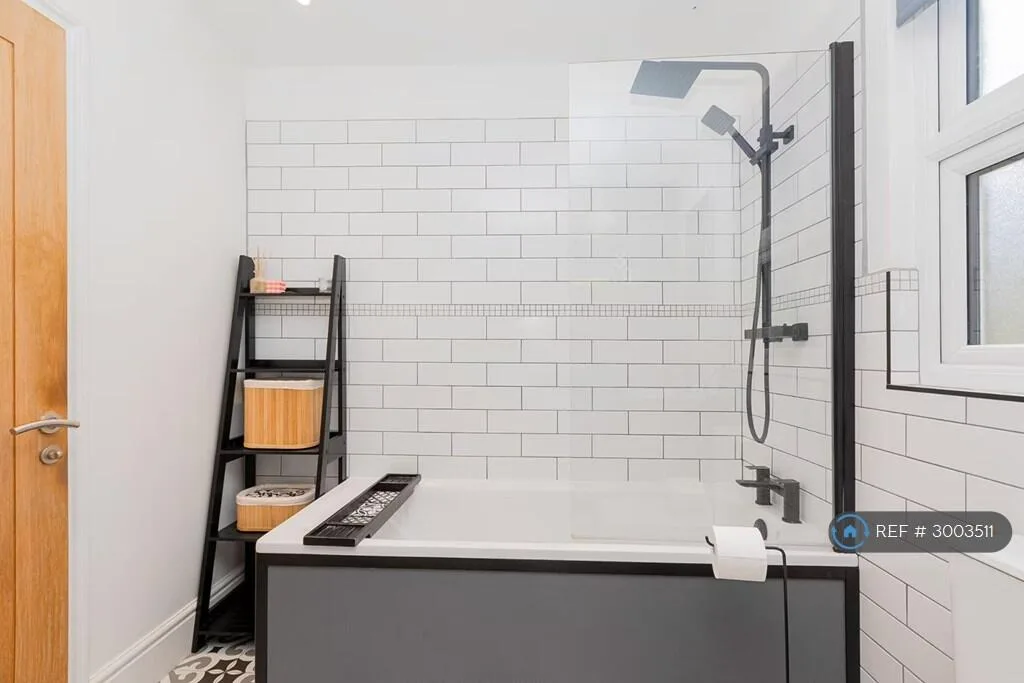 3 bedroom maisonette for rent