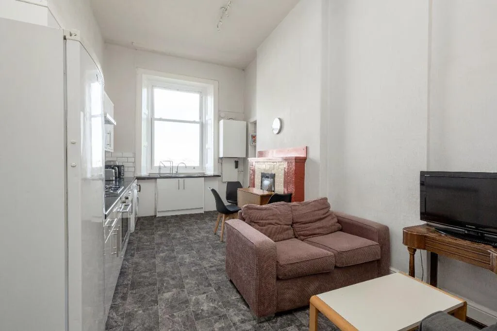 4 bedroom flat for rent