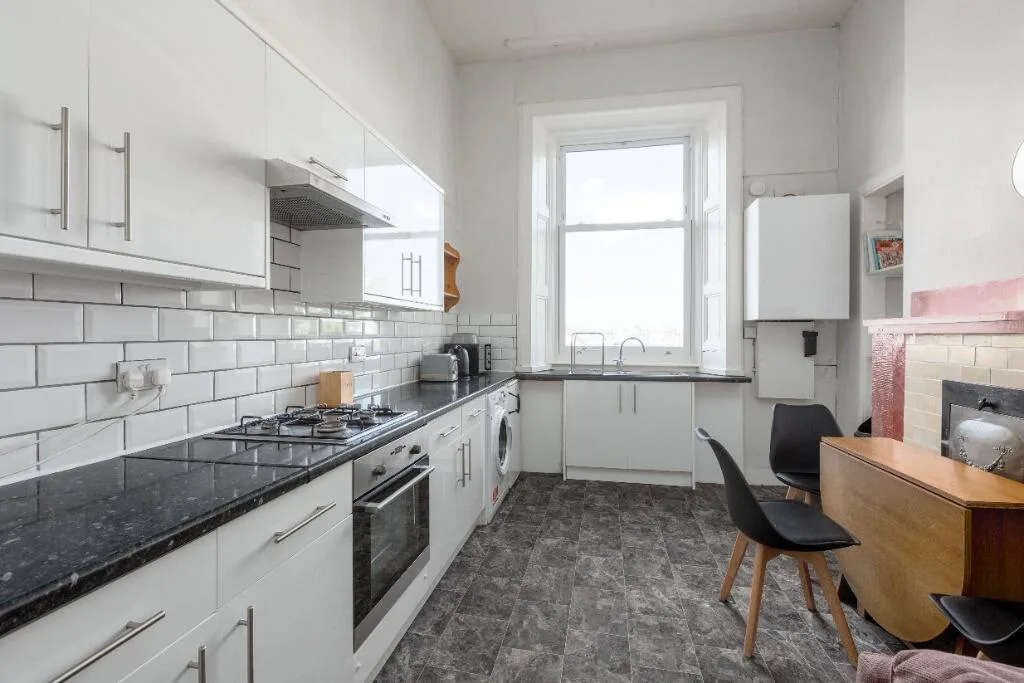 4 bedroom flat for rent