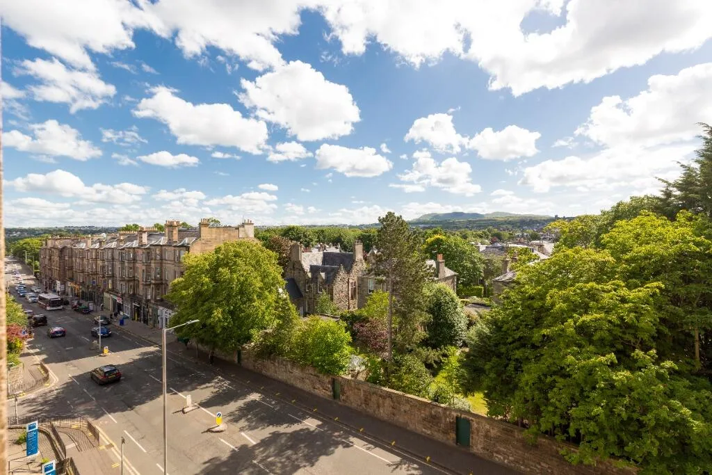 4 bedroom flat for rent