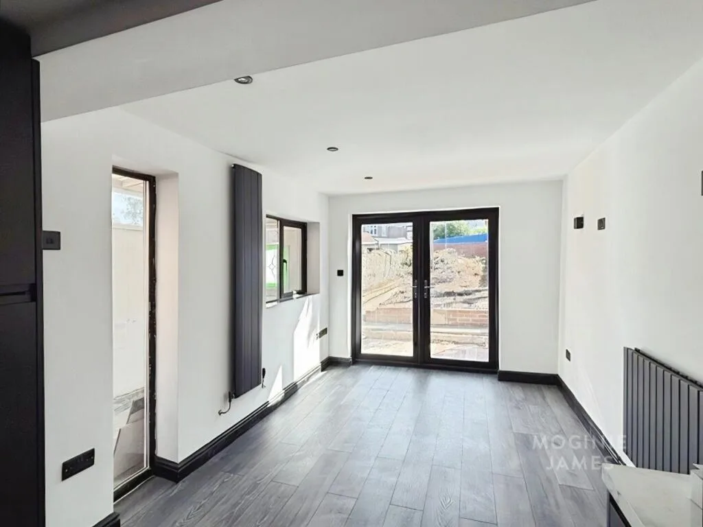 3 bedroom semi-detached house for rent