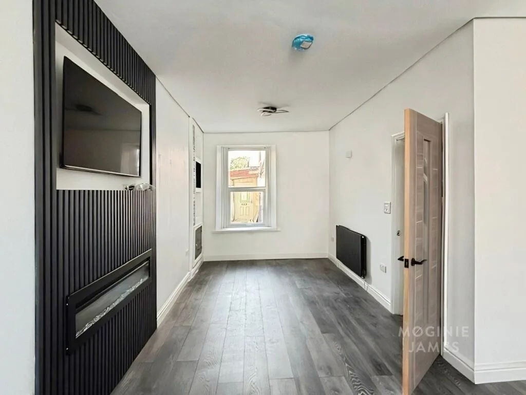 3 bedroom semi-detached house for rent