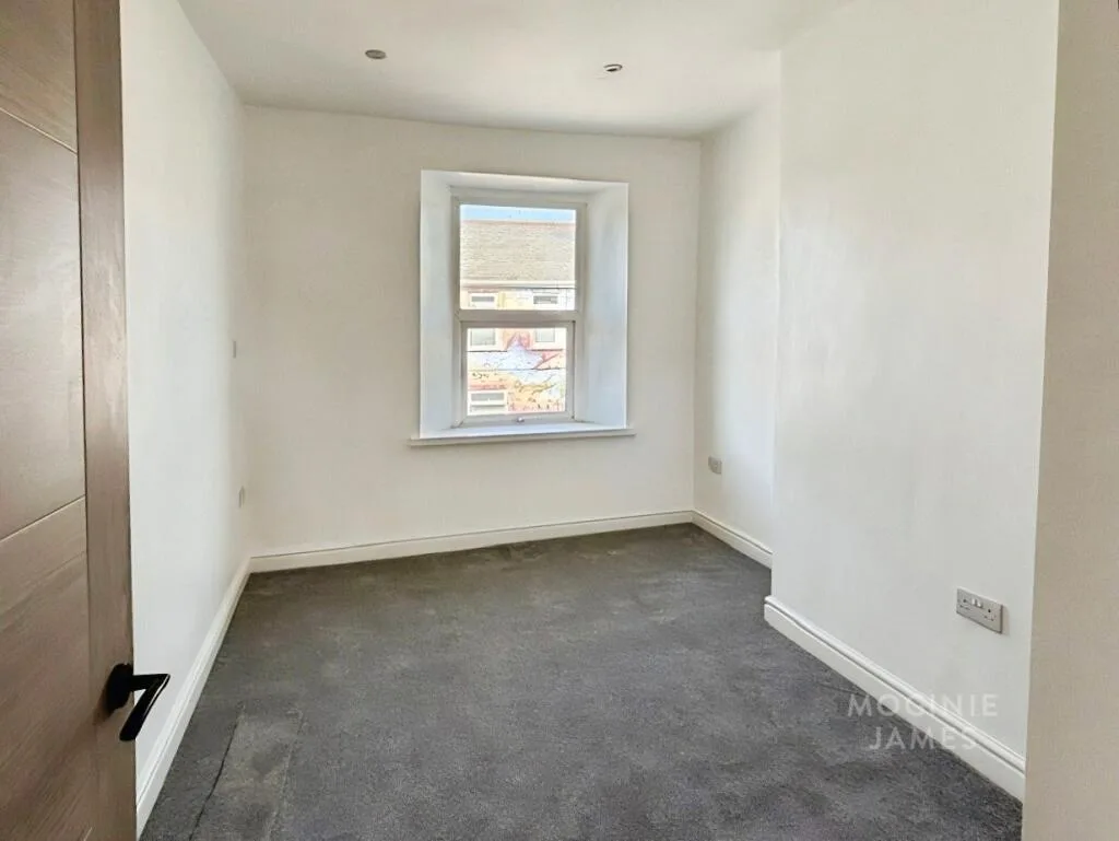 3 bedroom semi-detached house for rent