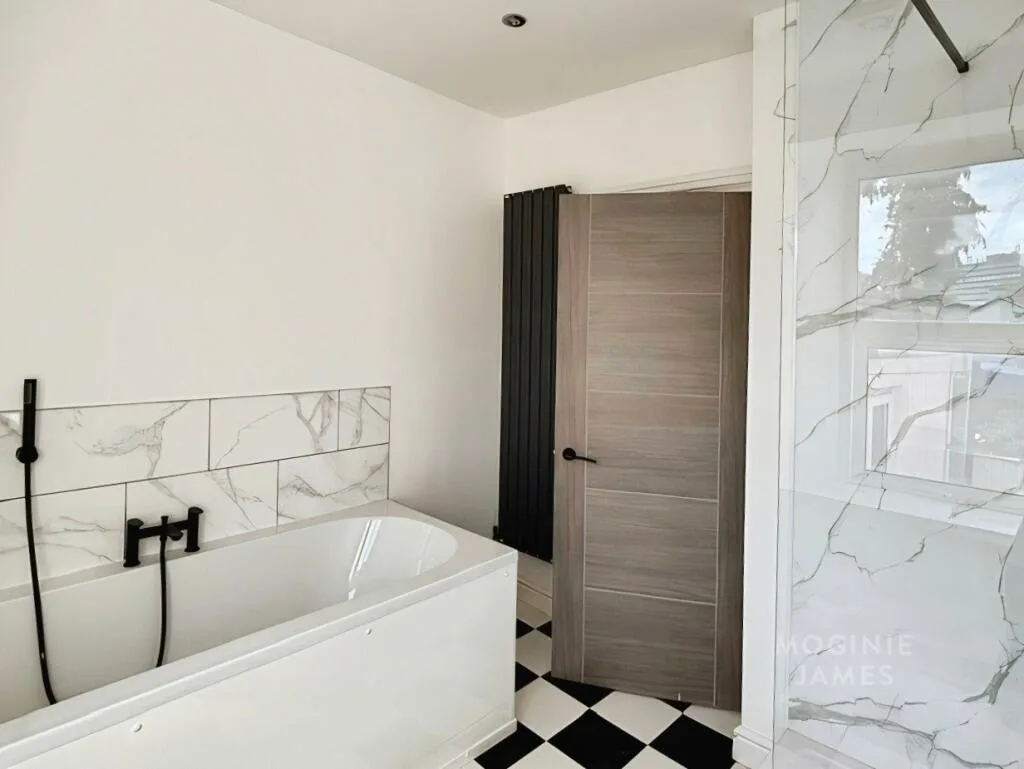 3 bedroom semi-detached house for rent