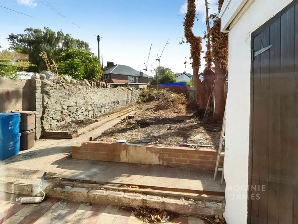 3 bedroom semi-detached house for rent