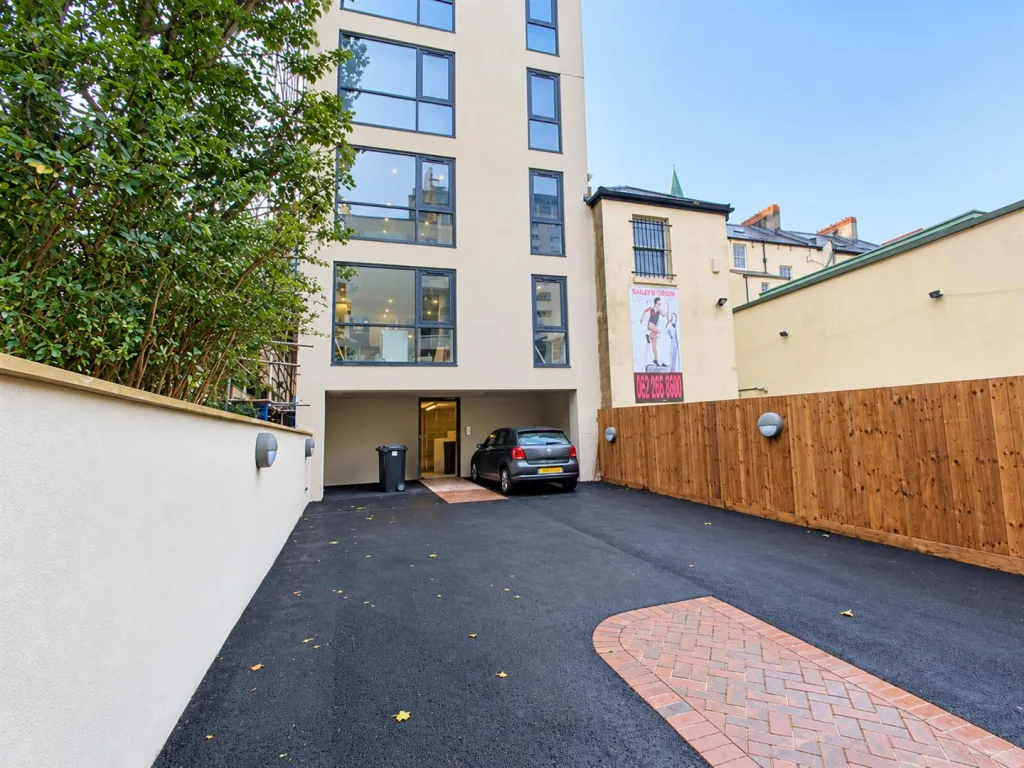 1 bedroom duplex for rent