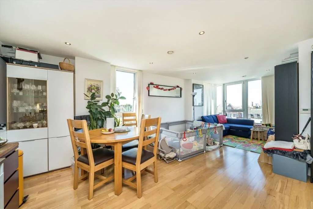 3 bedroom flat for rent