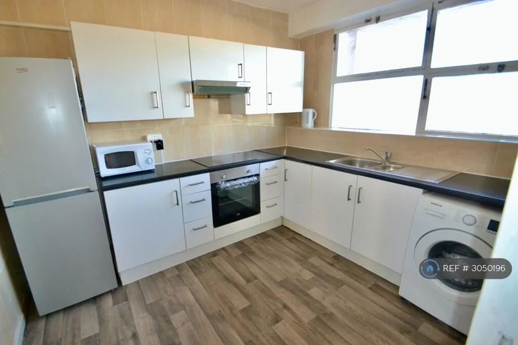 3 bedroom flat for rent