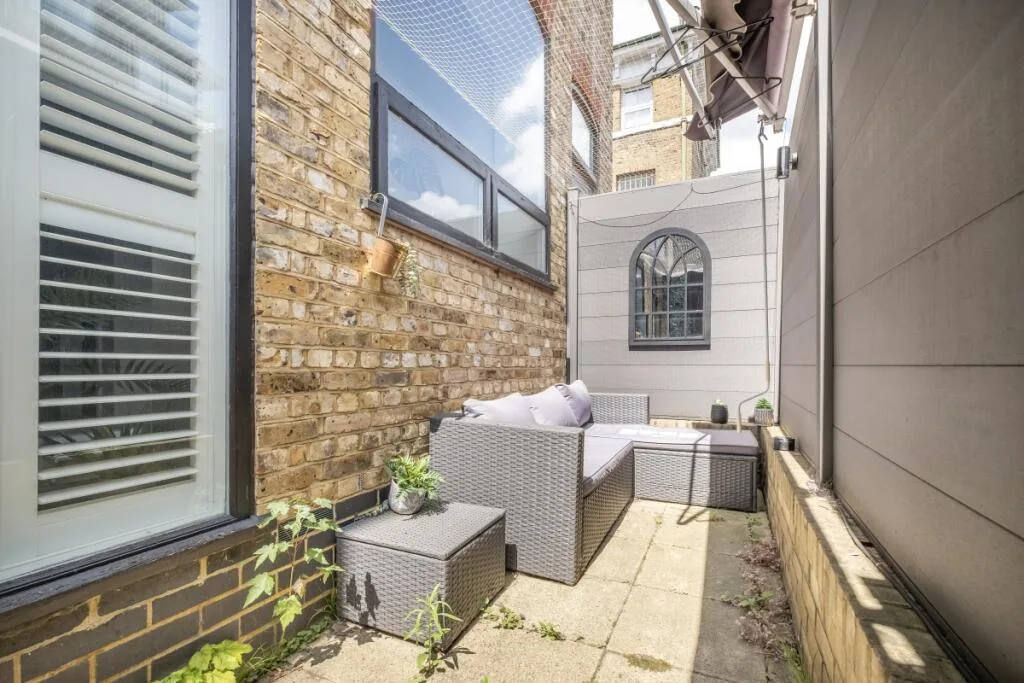 2 bedroom duplex for rent