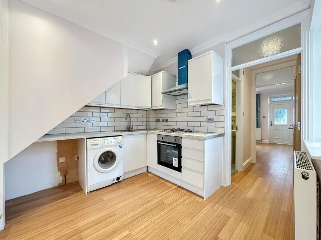 3 bedroom flat for rent