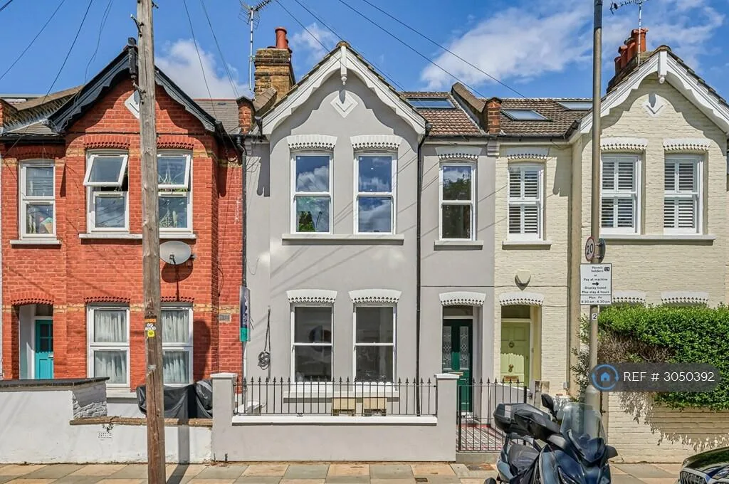 3 bedroom flat for rent