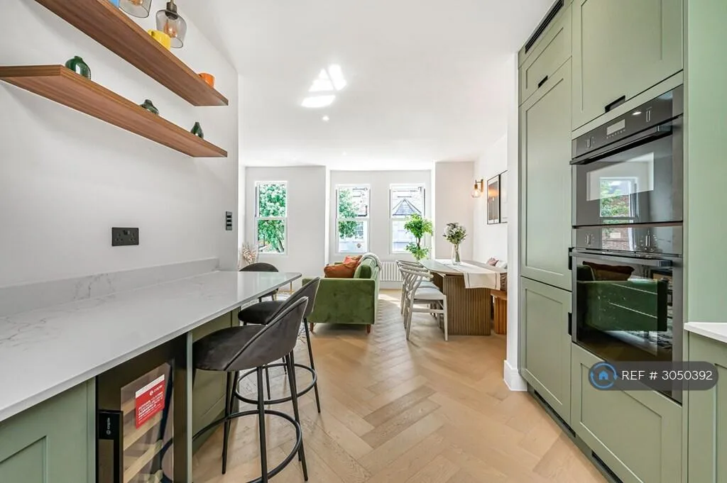 3 bedroom flat for rent