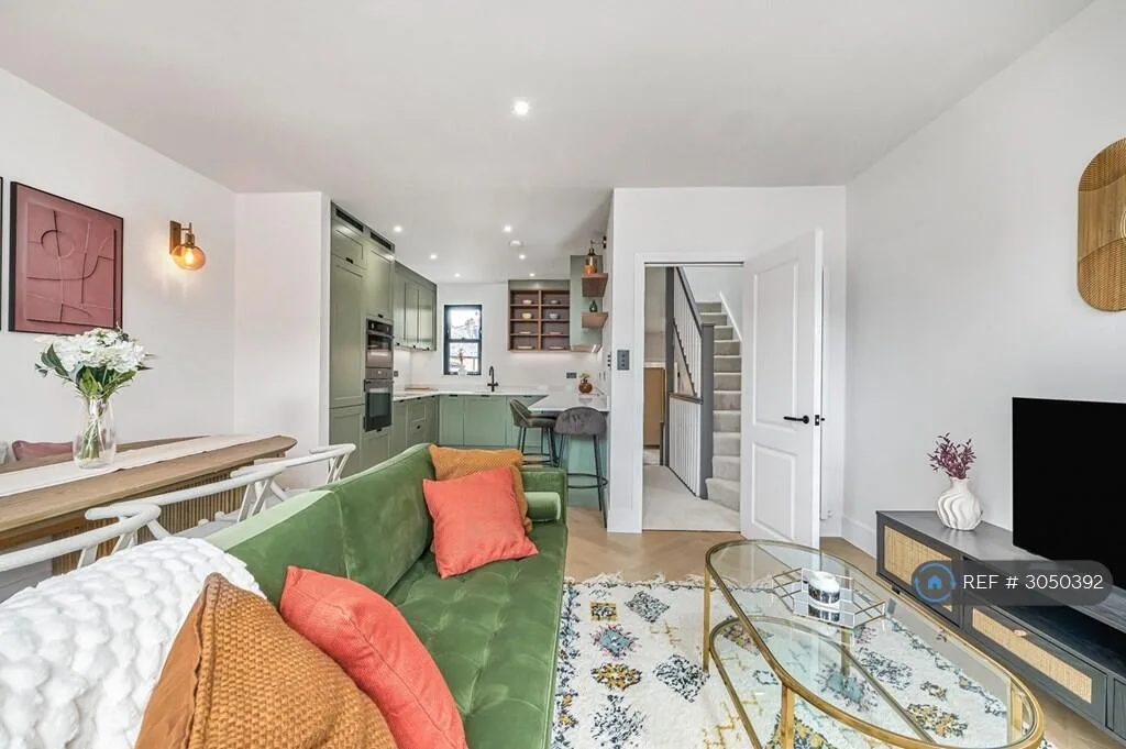 3 bedroom flat for rent