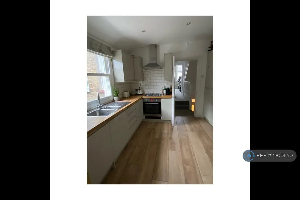 3 bedroom maisonette for rent