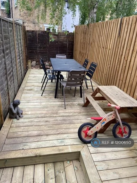 3 bedroom maisonette for rent