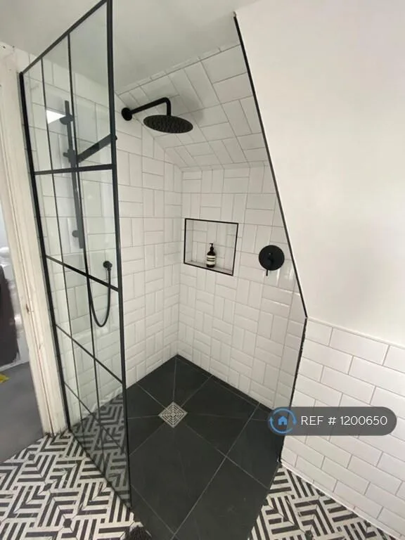3 bedroom maisonette for rent