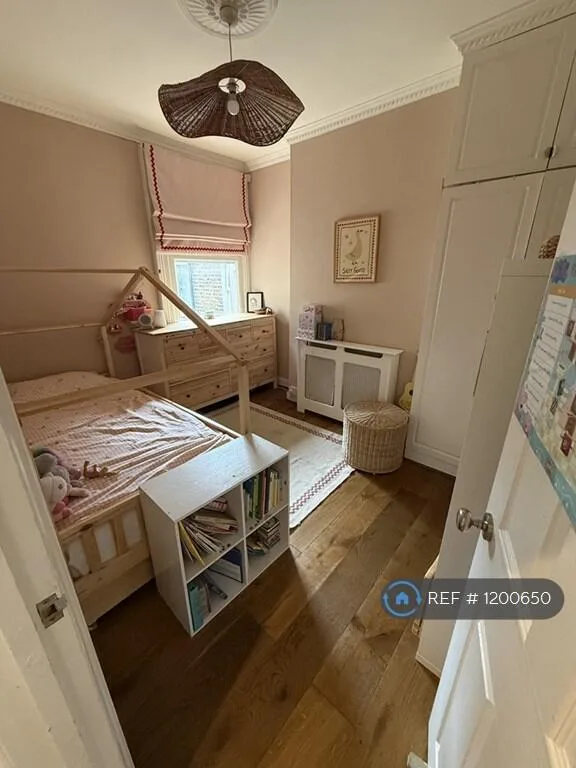 3 bedroom maisonette for rent