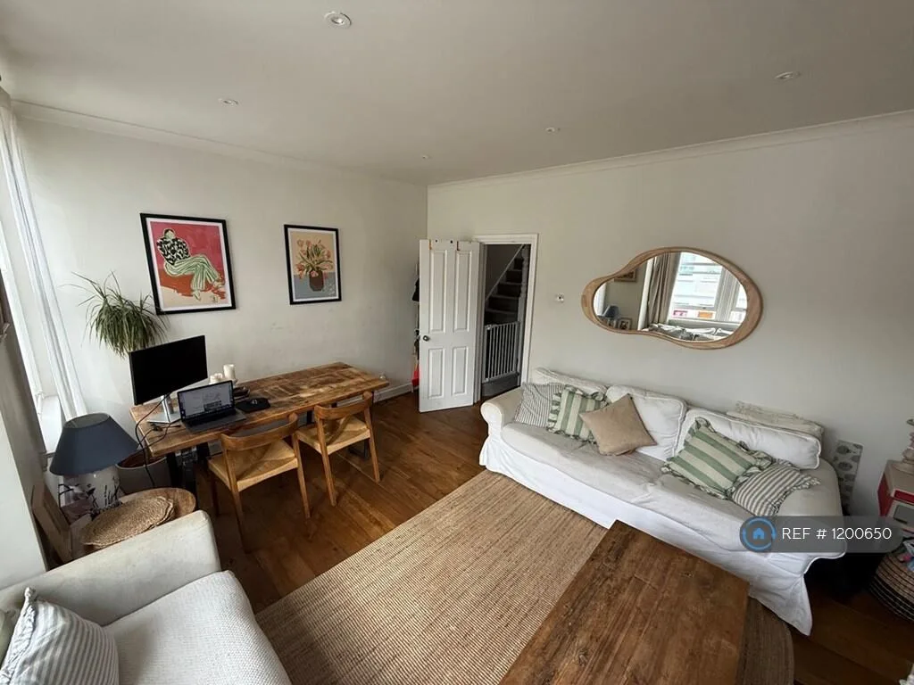 3 bedroom maisonette for rent