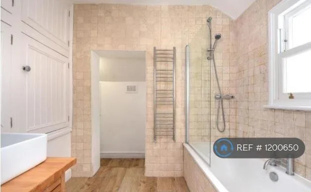 3 bedroom maisonette for rent
